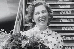 Kuva: Suomen Neito 1954, Lenita Airisto l�hd�ss� Miss Universun kisoihin. YLE kuvanauha.  