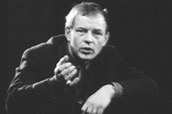 Kuva: Ohjaaja Ralf L�ngbacka kertoo. YLE kuvanauha. 