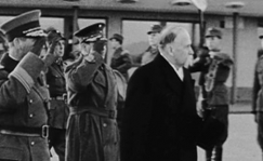 Kuva: Ky�sti Kallio l�hd�ss� Tukoholmaan vuonna 1939. YLE kuvanauha.