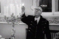 Kuva: Linnan kynttil�t sytytet��n 6.12.1957. YLE kuvanauha.