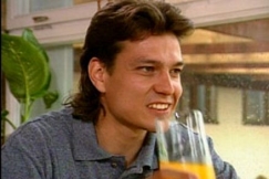 Kuva: Jalkapalloilija Jari Litmanen. (1996) YLE kuvanauha.