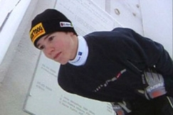 Kuva: M�kihypp��j� Harri Olli. (2002) YLE kuvanauha.