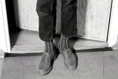 Kuva: Nuoren ihmisen kasvukivut olivat totta jo 1950-luvulla. YLE kuvanauha.