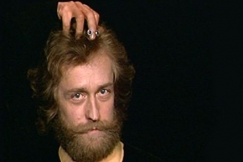 Kuva: Hapsiainen ja Esa Pakarinen Jr. YLE kuvanauha