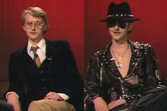 Kuva: Muusikko Kimmo Kuusniemi Heikki Harman haastateltavana. (1982) YLE kuvanauha.