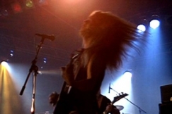 Kuva: Zero Nine -yhtye esiintyy Tampereen tullikamarilla. (1990) YLE kuvanauha