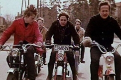 Kuva: Helsinkil�isen mopojengin vauhdin hurmaa. YLE kuvanauha.