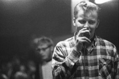 Kuva: Esko Rahkonen esiintyy. (1960-luku) Kalle Kultala.