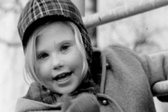 Kuva: lapsi keroo �idist��n 1967. YLE kuvanauha