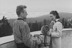Kuva: Puijon n�k�alatornissa. (1953) YLE kuvanauha.