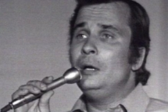 Kuva: Reijo Taipale laulaa. YLE kuvanauha.