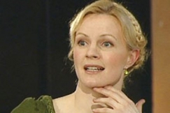 Kuva: Minna Haapkyl� (2007). YLE kuvanauha. 