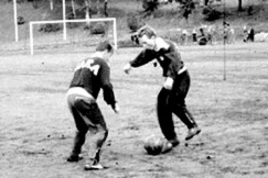 Kuva: Hakan pelaajat harjoittelevat. (1962) YLE kuvanauha.