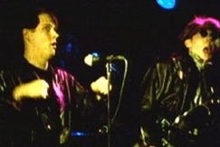 Kuva: Raptori esiintyy. (1990) YLE kuvanauha.