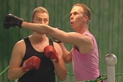 Kuva: Sokeat nyrkkeilij�t L�piveto-sarjassa. (2006) YLE kuvanauha.