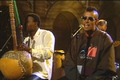 Kuva: Malang Cissokho ja Hosni Boudali. (1996) YLE kuvanauha.