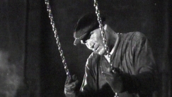 Kuva: Koko maan tuotanto oli valjastettava sotakorvausten maksuun.