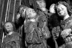 Kuva: Puuveistoksia Someron keskiaikaisesta kirkosta. YLE kuvanauha.