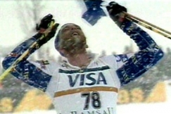 Kuva: Mika Myllyl� maalissa. (1999) YLE kuvanauha.