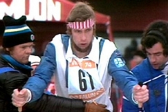 Kuva: Juha Mieto valmistautuu l�ht��n. (1974) YLE kuvanauha.