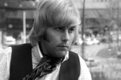 Kuva: Vaikuttiko Danny 70-luvun muotivirtauksiin. YLE kuvanauha.