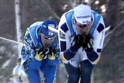 Kuva: Jari Isomets� ja Per Elofsson ladulla. (2001) YLE kuvanauha.