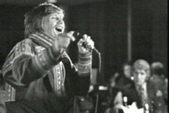 Kuva: Nils-Aslak Valkeap��. (1972) YLE kuvanauha.