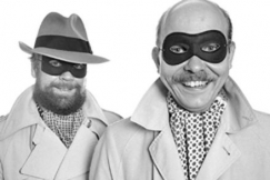 Kuva: Erkki Saksa ja Timo-Erkki Heino  Vapauden valtakunnassa etsim�ss� Suomen rikkaita. (1988) Heikki Oksanen.
