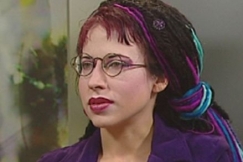 Kuva: Sofi Oksanen (2008) YLE kuvanauha.