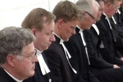 Kuva: Pappisrivist�� lestadiolaisten suviseuroilla. YLE kuvanauha.