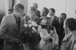 Kuva: Pertti Karppinen olympiajoukkueen vastaanottojuhlassa. (1976) YLE kuvanauha.