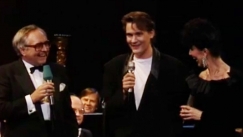 Kuva: Erkki Toivanen, Johnny Logan ja Lenita Airisto. (1989) YLE kuvanauha.