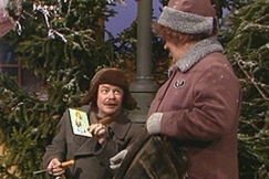 Kuva: Olga P. Postinen joulukuusikauppiaan luona. YLE kuvanauha. 