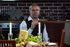 Kuva: Jukka Puotila Kotikatu-sarjassa. (2009) YLE kuvanauha.