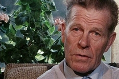 Kuva: Viljo Saukkonen kertoo. YLE kuvanauha.