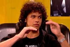 Kuva: Laulaja Pete Parkkonen. (2009) YLE kuvanauha.