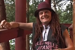 Kuva: Muusikko Pelle Miljoona saunoo p�ivitt�in (2009). YLE kuvanauha.