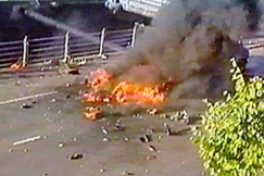 Kuva: Pommi r�j�hti Kampin keskustassa hein�kuussa 2002. YLE kuvanauha.