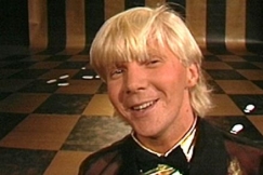 Kuva: Pirkka-Pekka Petelius laulaa Elainesta ensimm�isen kerran (1983). YLE kuvanauha.