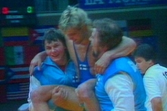 Kuva: Jouko Salom�ki kultatuolissa (1987). YLE kuvanauha.