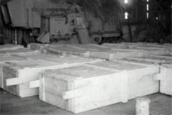 Kuva: Lapinlahden mielisairasosaston palossa menehtyneiden v�liaikaisia arkkuja.