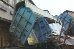 Kuva: Junaonnettomuus Helsingin rautatieasemalla (1990). YLE kuvanauha.