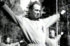 Kuva: Aamuvoimistelua Vierum�en urheiluopistolla (1949). YLE kuvanauha.