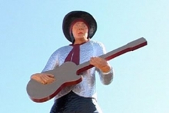 Kuva: Andy McCoyn n�k�isveistos (2009). Yle kuvanauha.