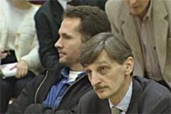 Kuva: Aarno Arvela ja Steen Christensen oikeussalissa. Yle kuvanauha.