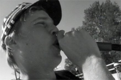 Kuva: MC S�rre esiintyy Summerissa. Yle kuvanauha.