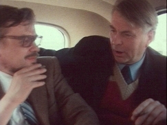 Kuva: Eeli Aalto ja Paavo Rintala ajelevat pirssill� pitkin Oulun Raksilaa (1981). Yle kuvanauha.