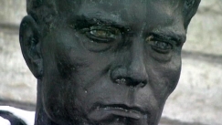 Kuva: Tallinnan pronssisoturipatsas. 2007. YLE kuvanauha.