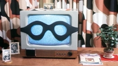 Kuva: Naamio, joka on television p��ll�. Yle kuvanauha. 1975.