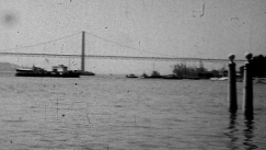 Kuva: �ljylaiva Enskeri Lissabonin satamassa (1975). YLE kuvanauha.